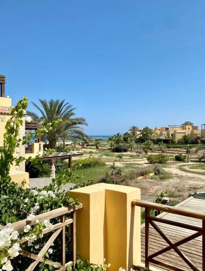 A Sea View Spacious Cheering 5 Bedroom Villa Ain Sokhna "Ain Bay" فيلا كاملة للإيجار قرية العين باي アインソフナ エクステリア 写真
