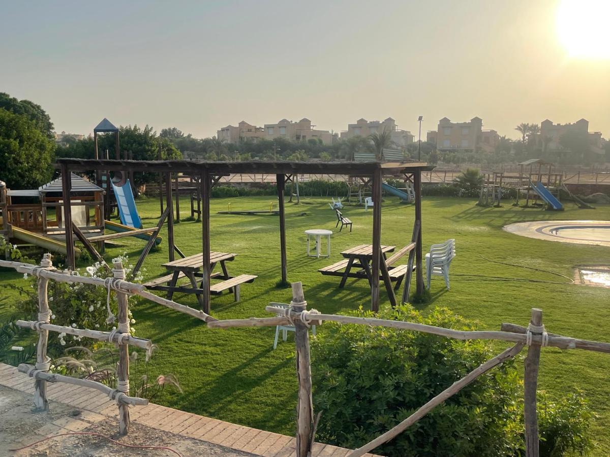 A Sea View Spacious Cheering 5 Bedroom Villa Ain Sokhna "Ain Bay" فيلا كاملة للإيجار قرية العين باي アインソフナ エクステリア 写真