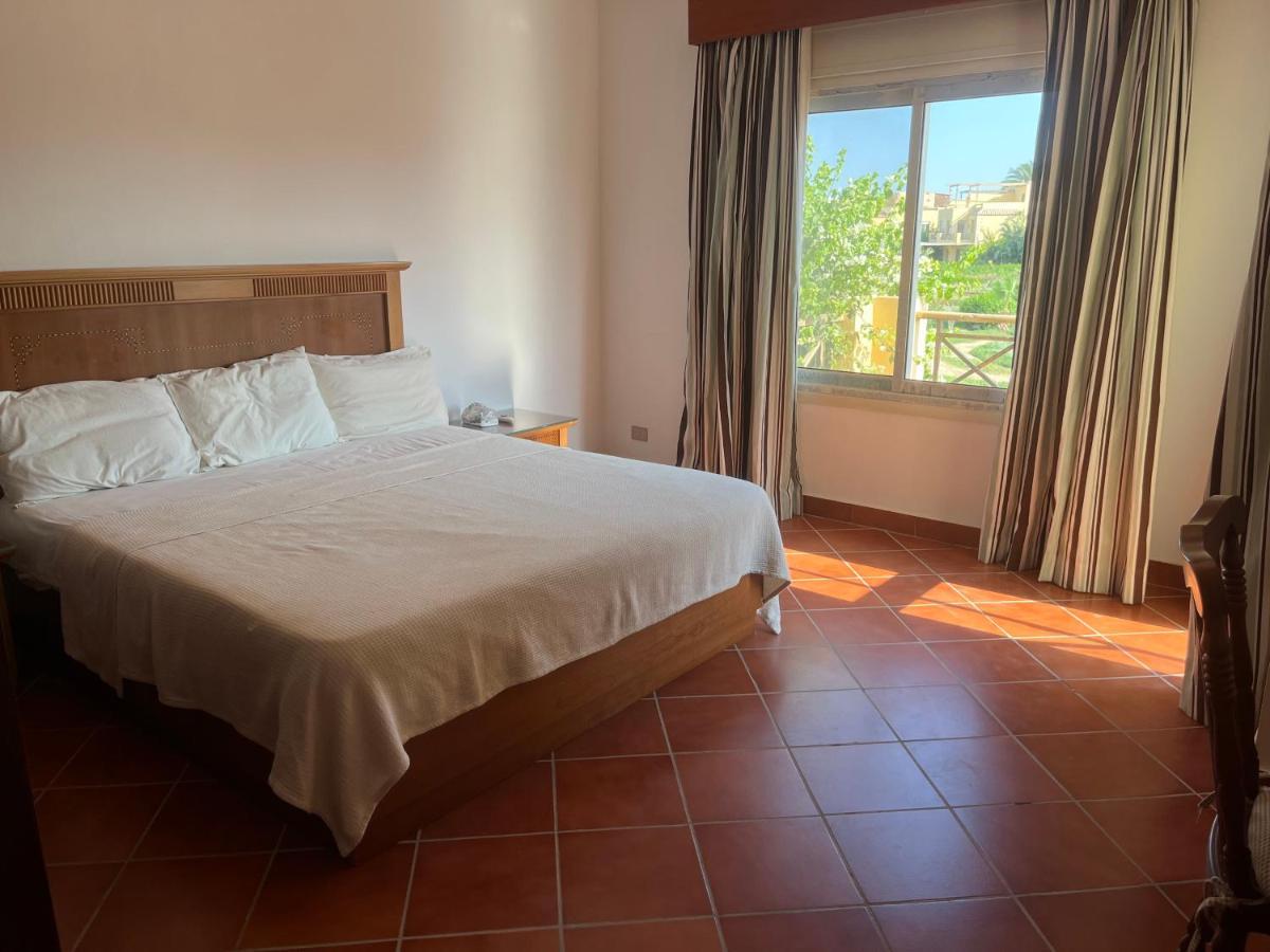 A Sea View Spacious Cheering 5 Bedroom Villa Ain Sokhna "Ain Bay" فيلا كاملة للإيجار قرية العين باي アインソフナ エクステリア 写真