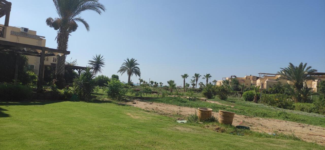 A Sea View Spacious Cheering 5 Bedroom Villa Ain Sokhna "Ain Bay" فيلا كاملة للإيجار قرية العين باي アインソフナ エクステリア 写真