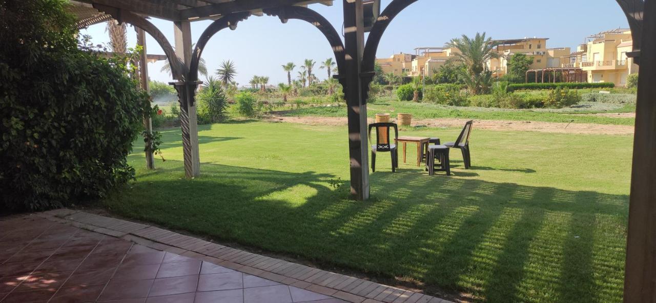 A Sea View Spacious Cheering 5 Bedroom Villa Ain Sokhna "Ain Bay" فيلا كاملة للإيجار قرية العين باي アインソフナ エクステリア 写真