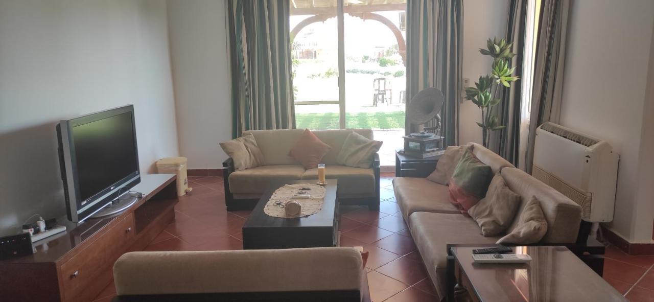 A Sea View Spacious Cheering 5 Bedroom Villa Ain Sokhna "Ain Bay" فيلا كاملة للإيجار قرية العين باي アインソフナ エクステリア 写真