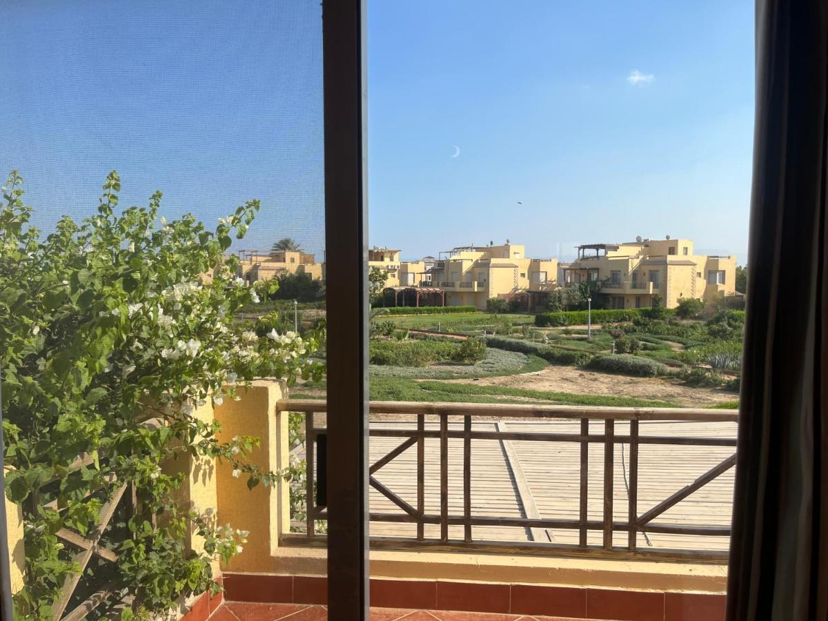 A Sea View Spacious Cheering 5 Bedroom Villa Ain Sokhna "Ain Bay" فيلا كاملة للإيجار قرية العين باي アインソフナ エクステリア 写真