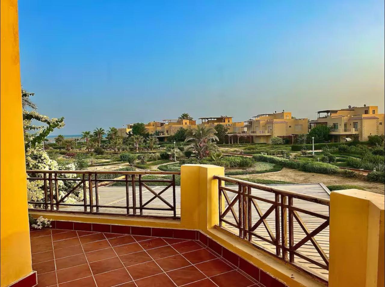 A Sea View Spacious Cheering 5 Bedroom Villa Ain Sokhna "Ain Bay" فيلا كاملة للإيجار قرية العين باي アインソフナ エクステリア 写真