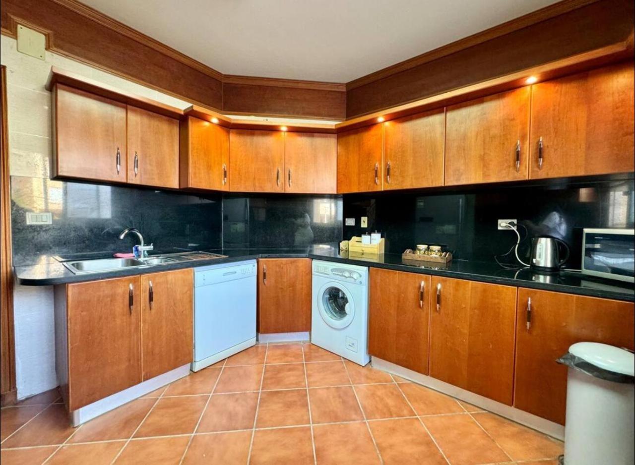 A Sea View Spacious Cheering 5 Bedroom Villa Ain Sokhna "Ain Bay" فيلا كاملة للإيجار قرية العين باي アインソフナ エクステリア 写真