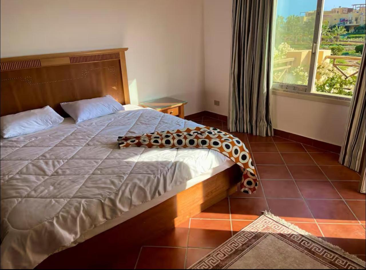 A Sea View Spacious Cheering 5 Bedroom Villa Ain Sokhna "Ain Bay" فيلا كاملة للإيجار قرية العين باي アインソフナ エクステリア 写真