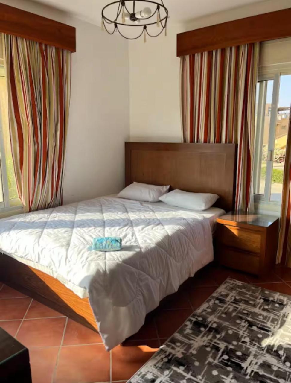 A Sea View Spacious Cheering 5 Bedroom Villa Ain Sokhna "Ain Bay" فيلا كاملة للإيجار قرية العين باي アインソフナ エクステリア 写真