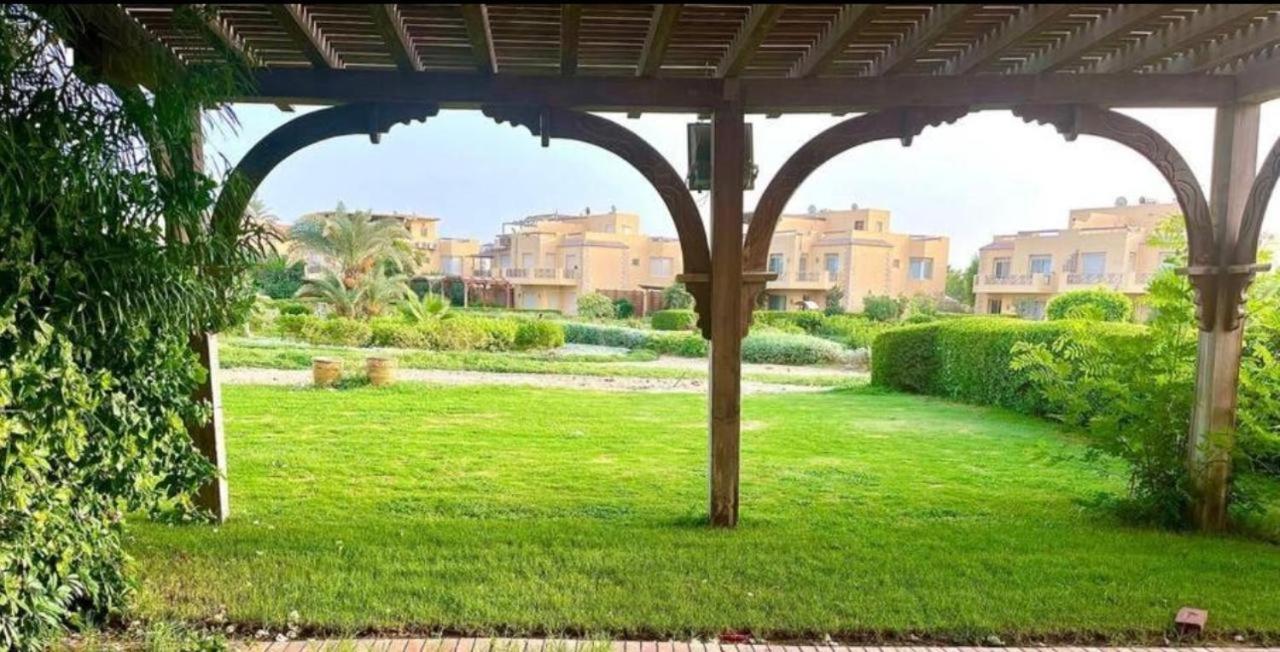 A Sea View Spacious Cheering 5 Bedroom Villa Ain Sokhna "Ain Bay" فيلا كاملة للإيجار قرية العين باي アインソフナ エクステリア 写真
